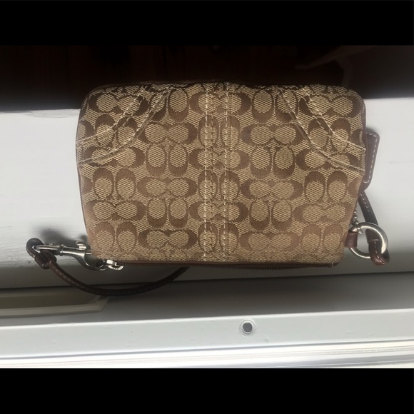 Coach clutch - Picture 2 of 2